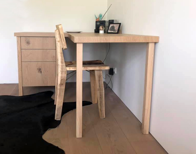 Massief eiken bureau met drie lades