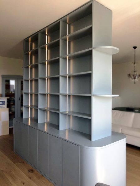 Roomdevider met tv-lift